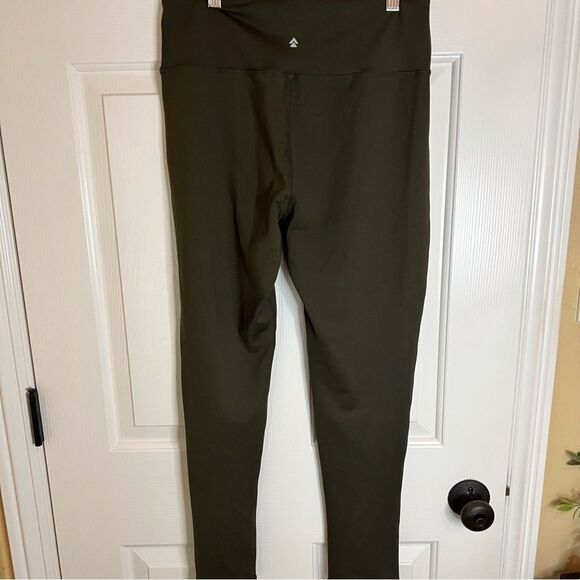 CALI Sport Size Large. Great Leg‎ Detail. Excellent Condition. - Picture 1 of 4